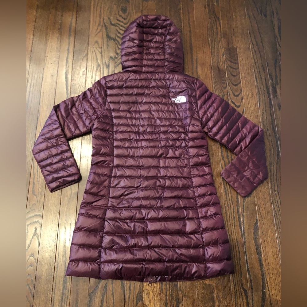 The North Face Girls L (12Y) Dark Merlot Lightweight Down Hooded Puffer Jacket - Picture 10 of 11